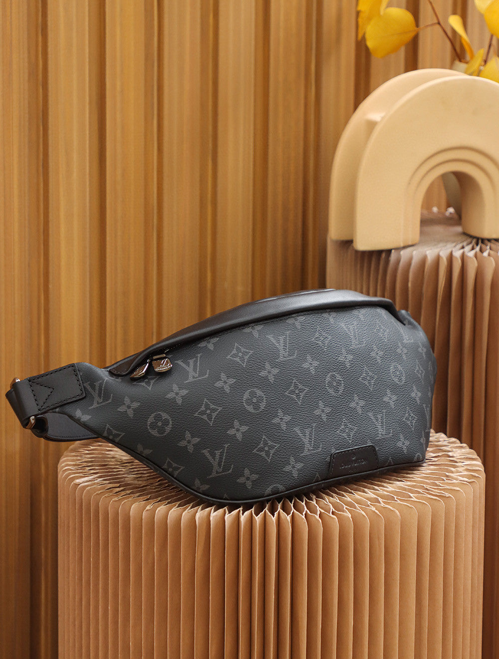 LV GLAMIscovery Bumbag PM Monogram Eclipse Canvas For Men, Bags, Belt Bags 17.3in/44cm LV M46035