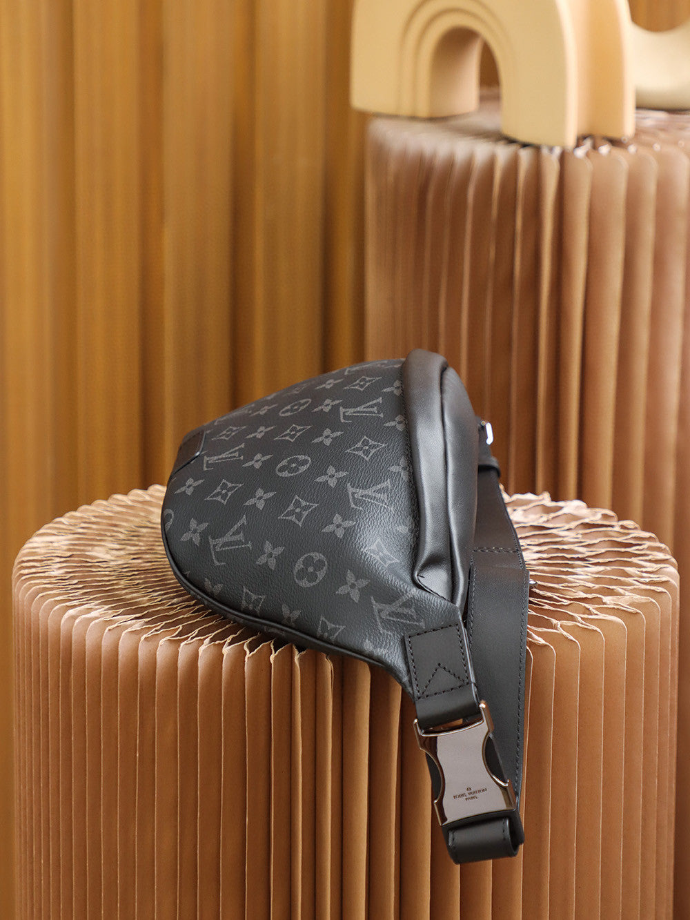 LV GLAMIscovery Bumbag PM Monogram Eclipse Canvas For Men, Bags, Belt Bags 17.3in/44cm LV M46035