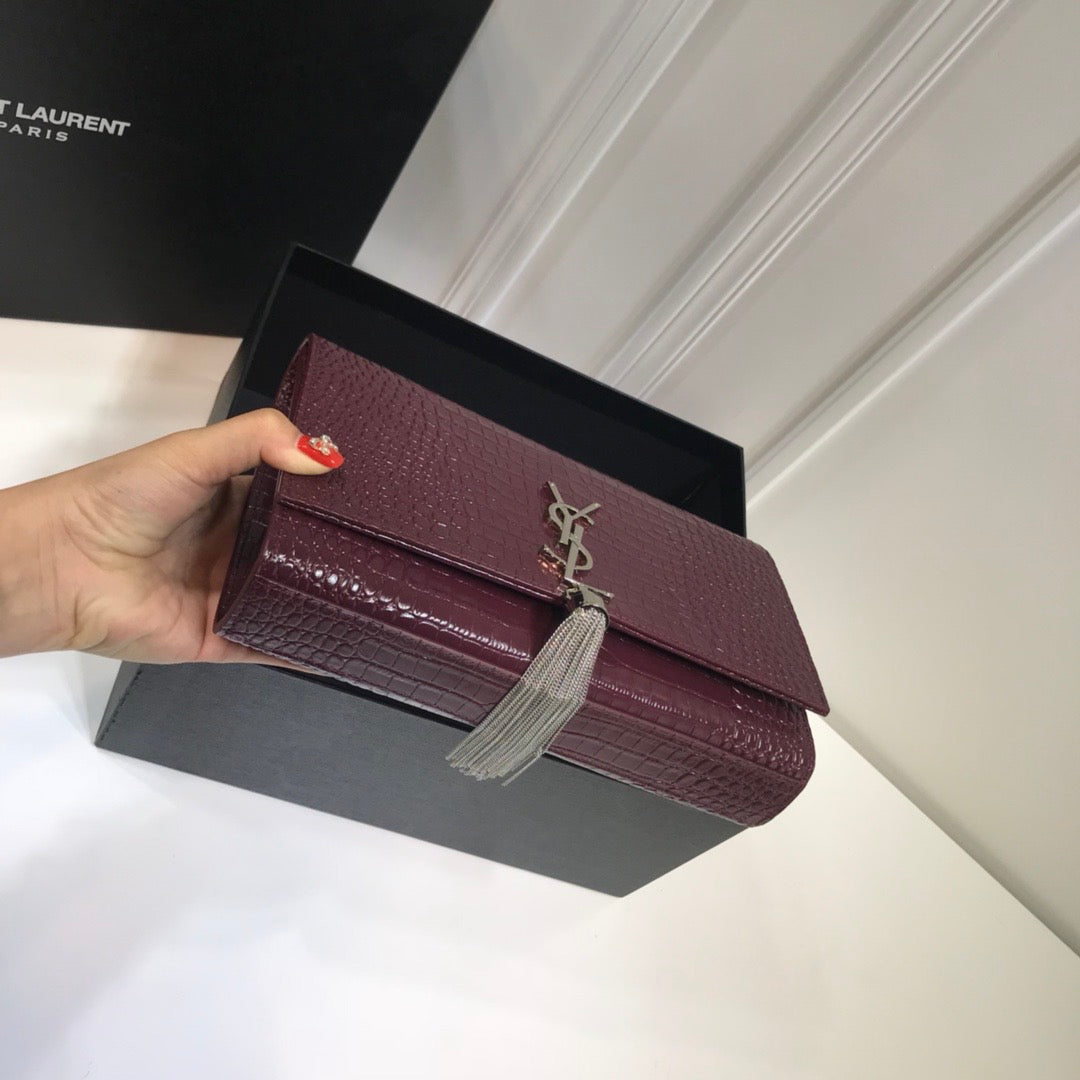 GLAMI Kate MeGLAMIum Chain Bag With Tassel In Embossed CrocoGLAMIle Dark Violet For Women 9.4in/24cm YSL