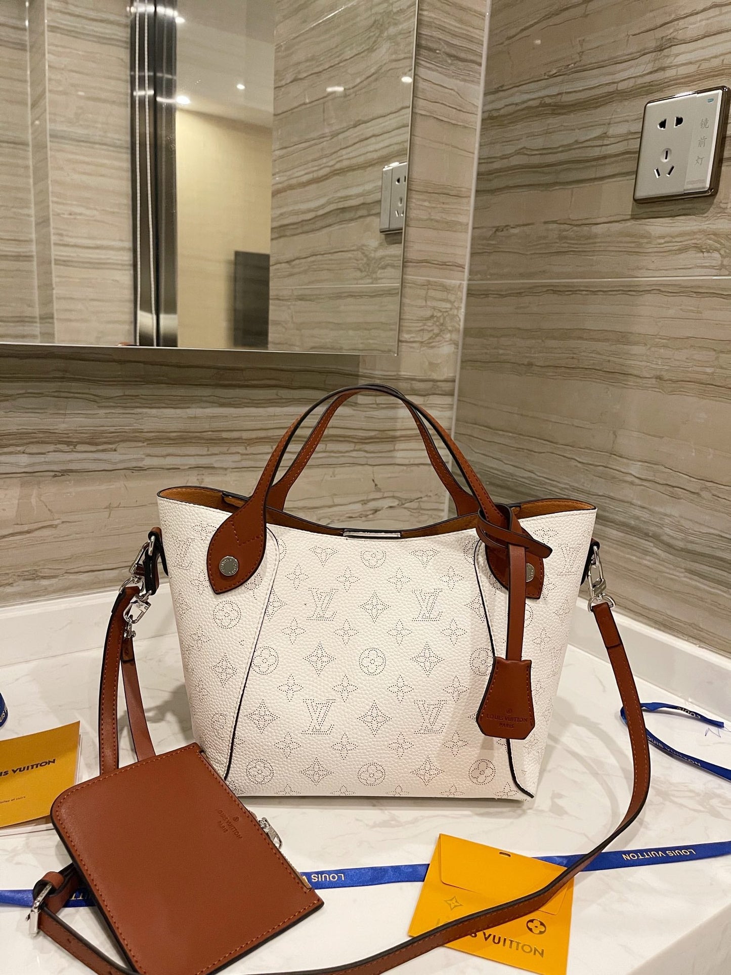 EN - New Arrival Bags LUV 085