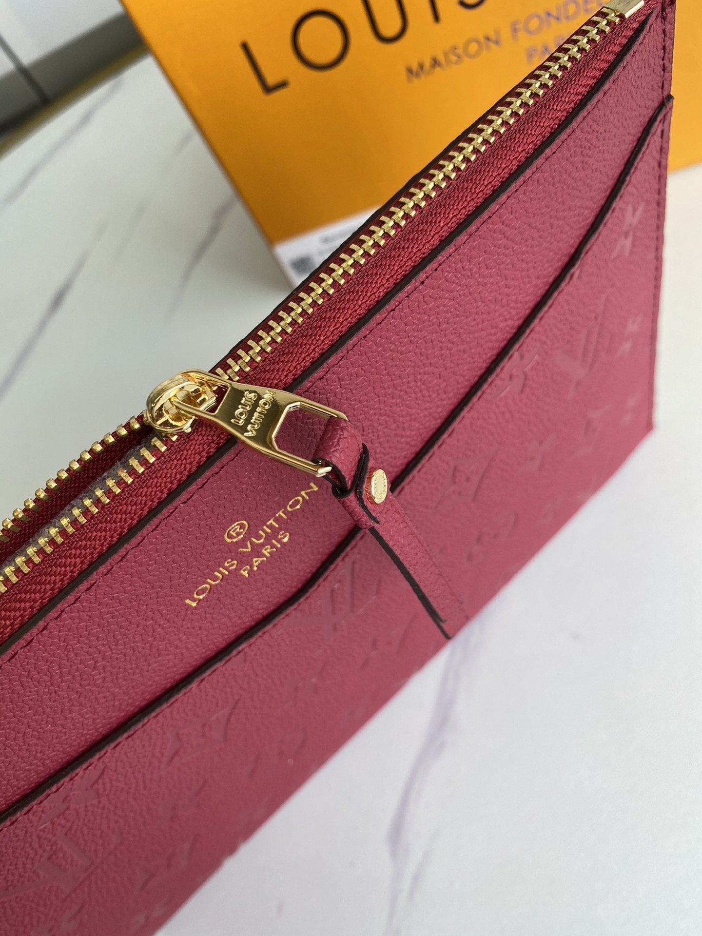 EN - New Arrival Wallet LUV 061