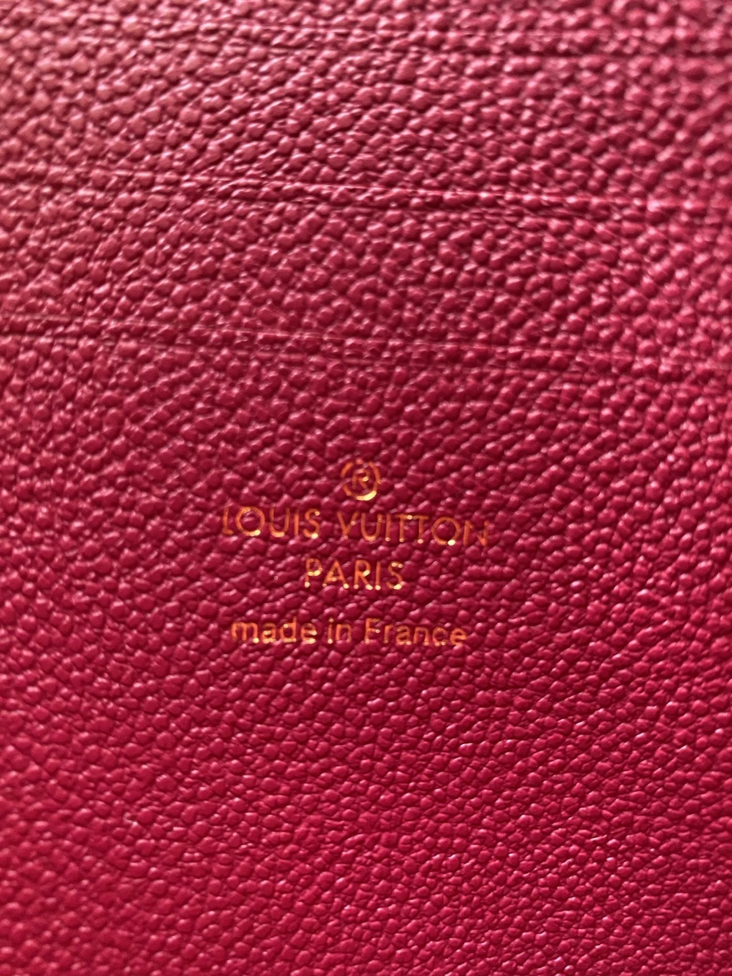 EN - New Arrival Wallet LUV 061