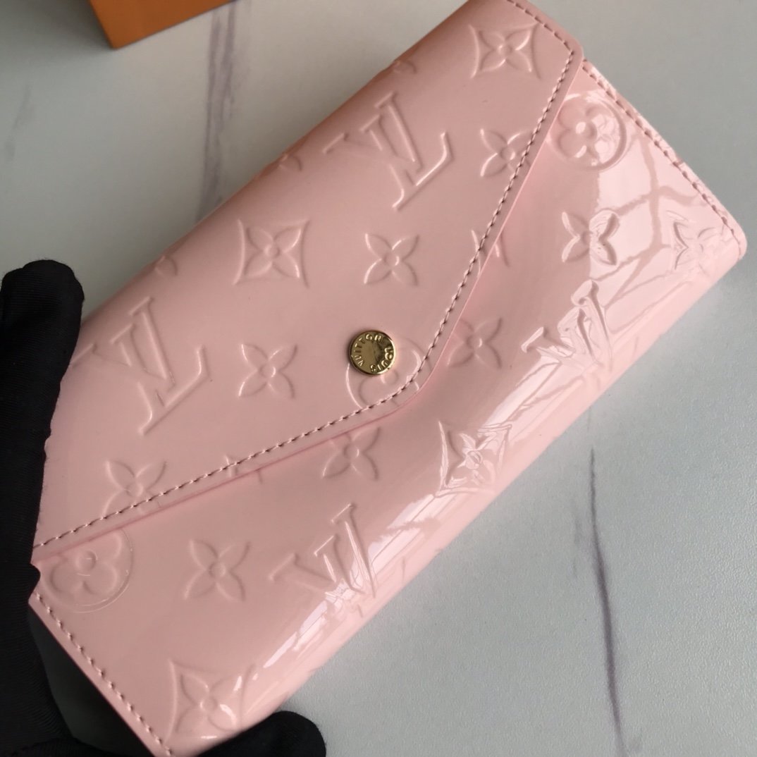 EN - New Arrival Wallet LUV 005