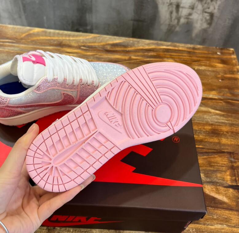 SAMC - NKE Shoes - 429
