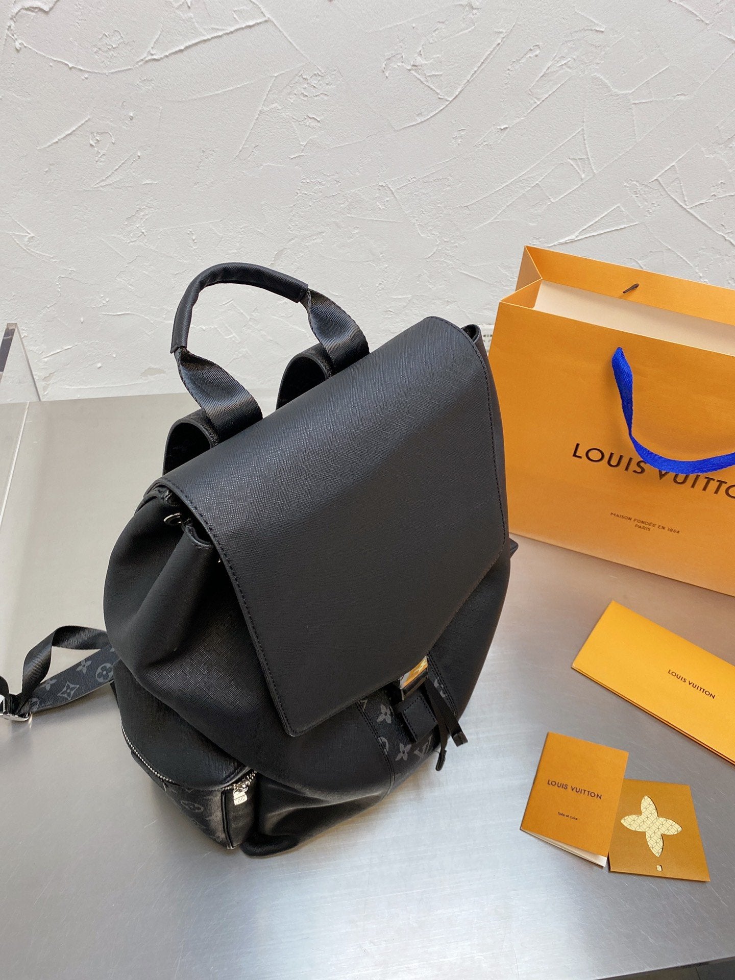 EN - New Arrival Bags LUV 078