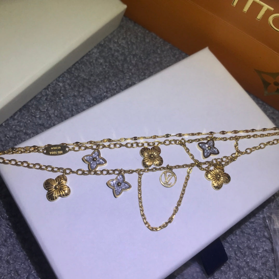 LV Necklaces 092