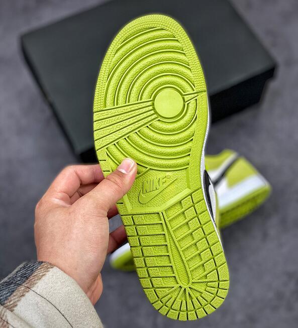 SAMC - NKE Shoes - 1468