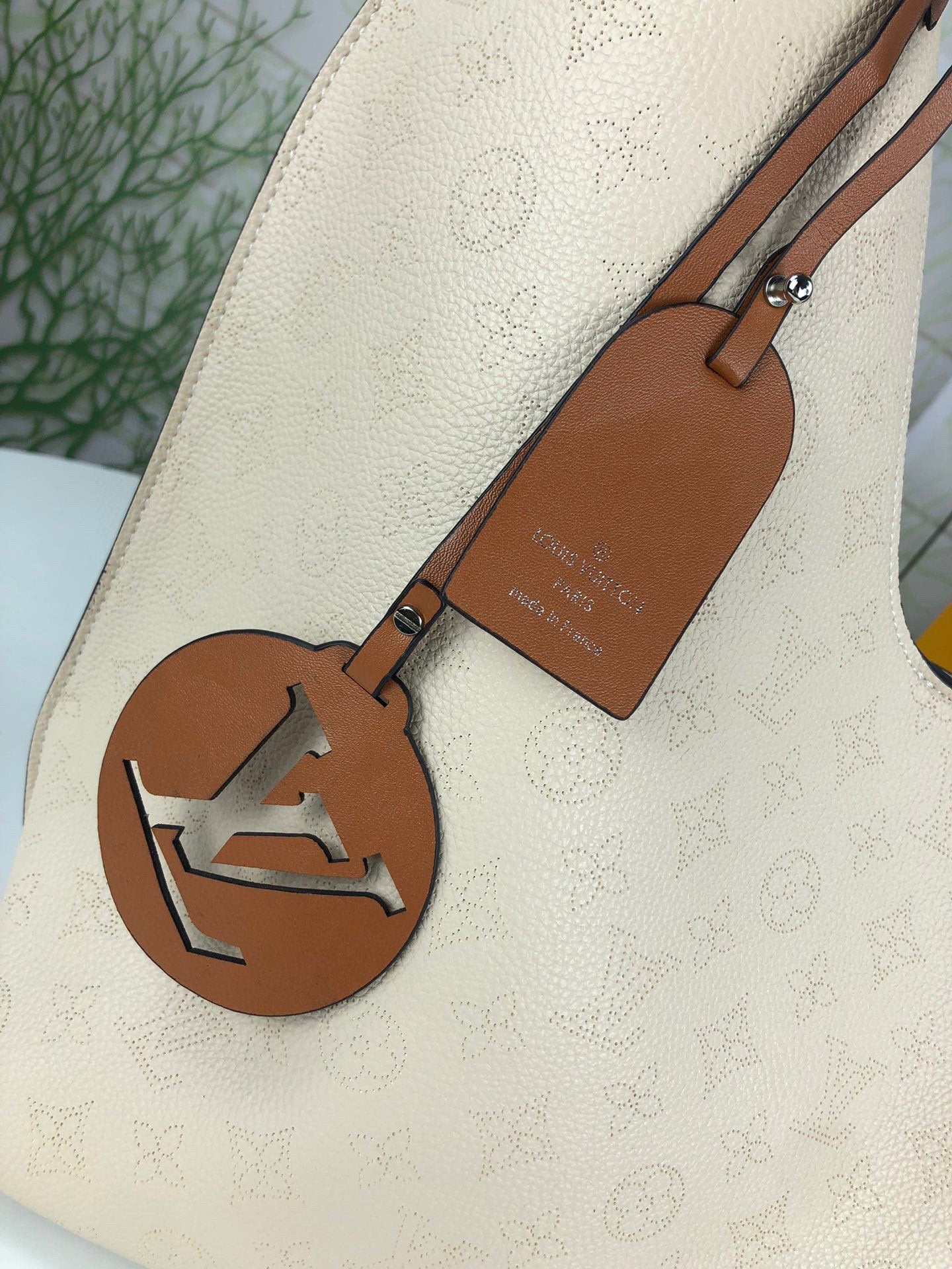 EN - New Arrival Bags LUV 050