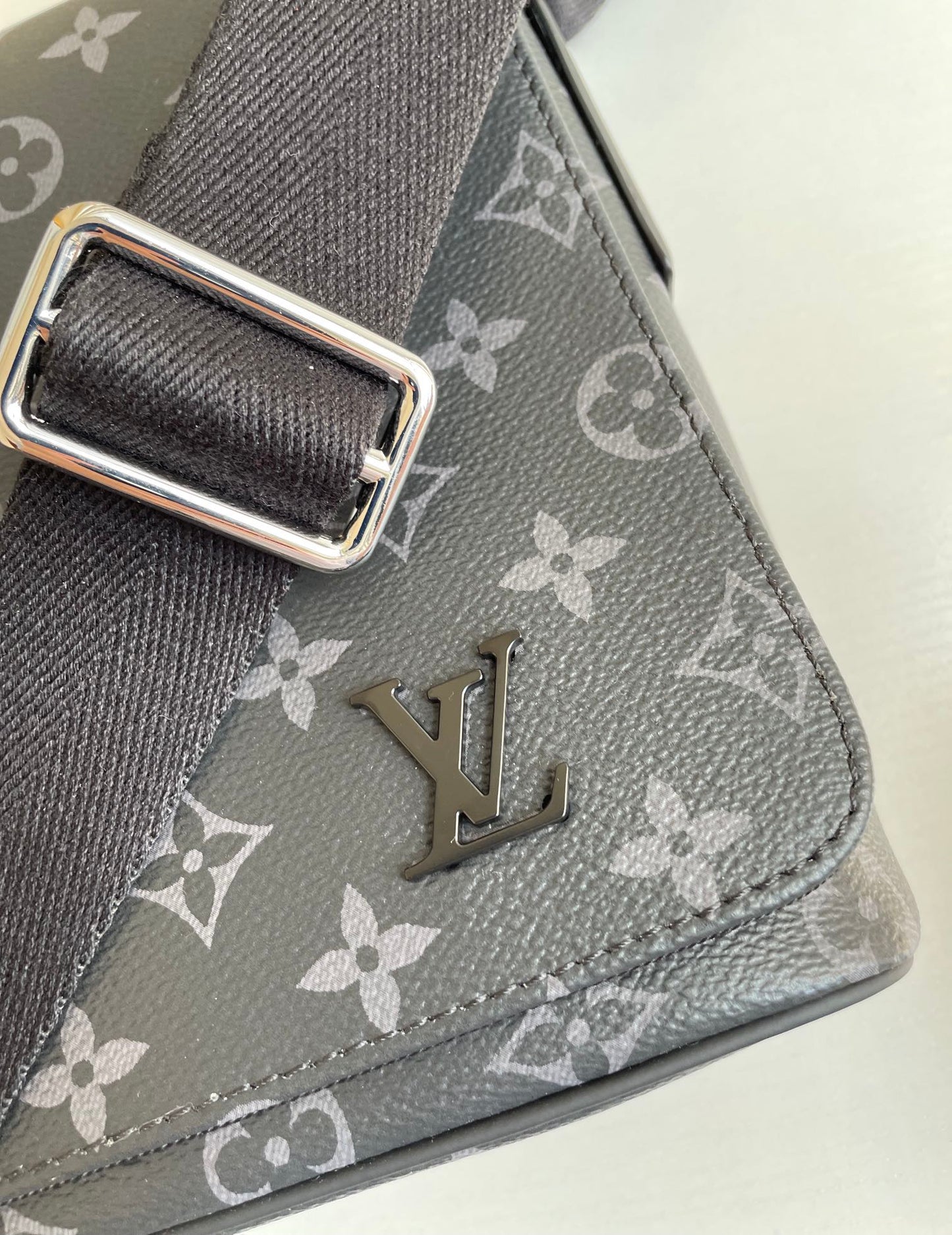 LV GLAMIstrict PM Monogram Eclipse Canvas For Men, Bags, Shoulder And Crossbody Bags 9.8in/25cm LV M44000