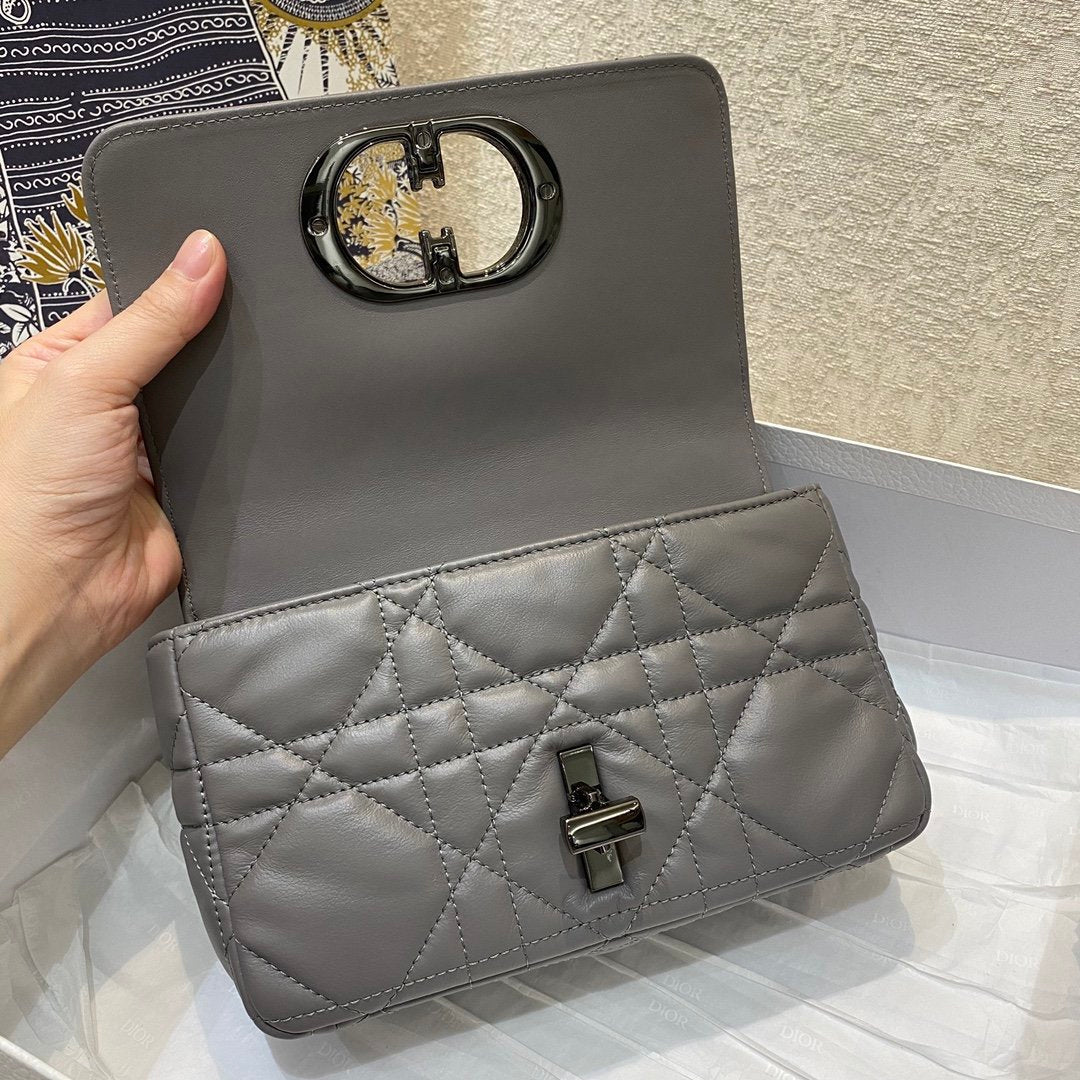 GLAMI Mini Caro Bag Gray Padded Macrocannage, Gray, For Women WomenÃ¢â‚¬â„¢s Handbags, Crossbody Bags, 20cm CD