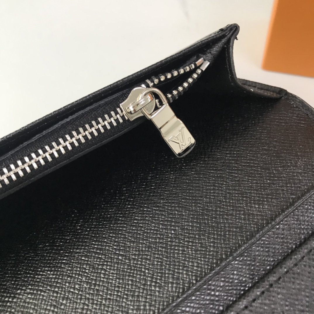 EN - New Arrival Wallet LUV 076