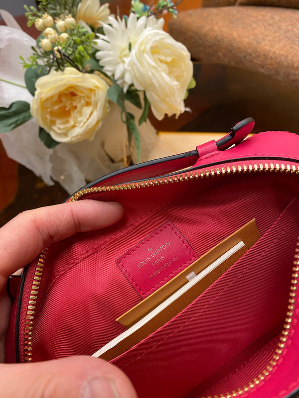 LOV2 Bags - Luxurious Bags  1052