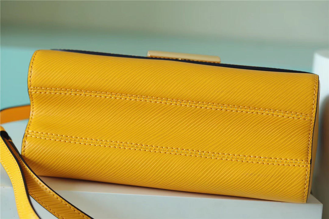 LV Twist MM Epi SunGlamIower Yellow For Women, WomenÃ¢â‚¬â„¢s Bags, Shoulder And Crossbody Bags 9.1in/23cm LV M59888