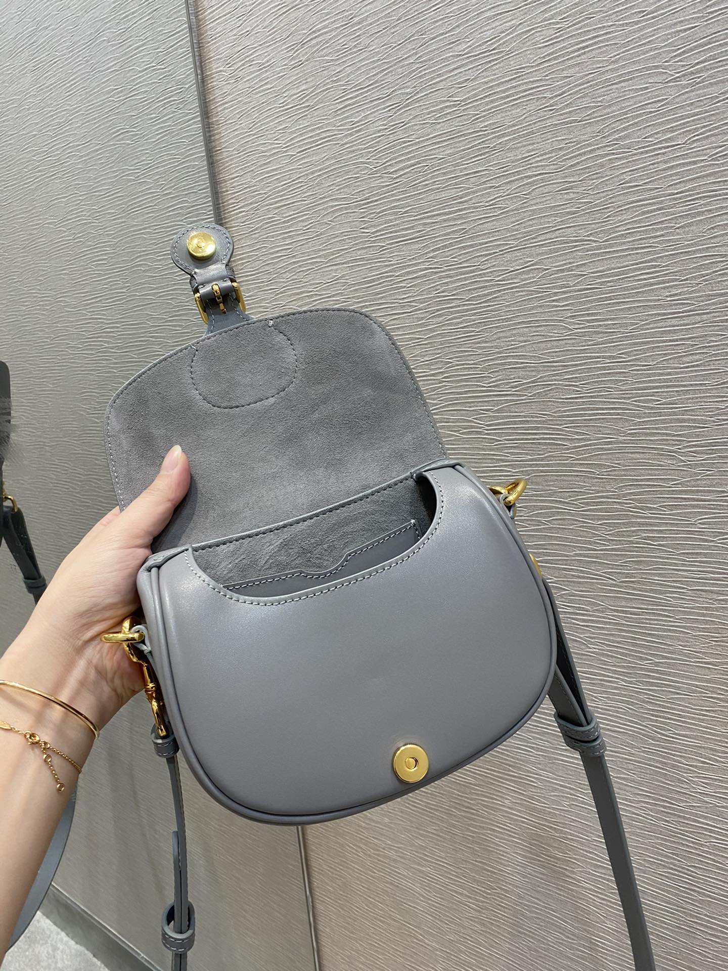 GLAMI Mini BoGLAMIy Bag, Grey, For Women WomenÃ¢â‚¬â„¢s Handbags, Shoulder Bags, Crossbody Bags, 18cm CD M9317UMOL_M41G