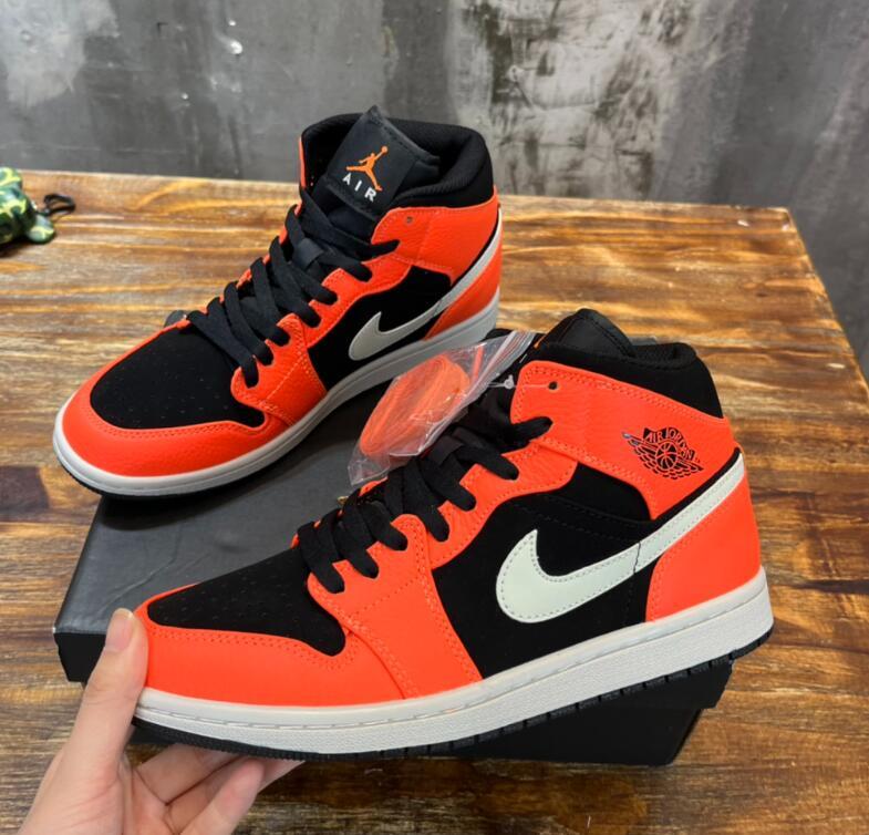 SAMC - NKE Shoes - 911