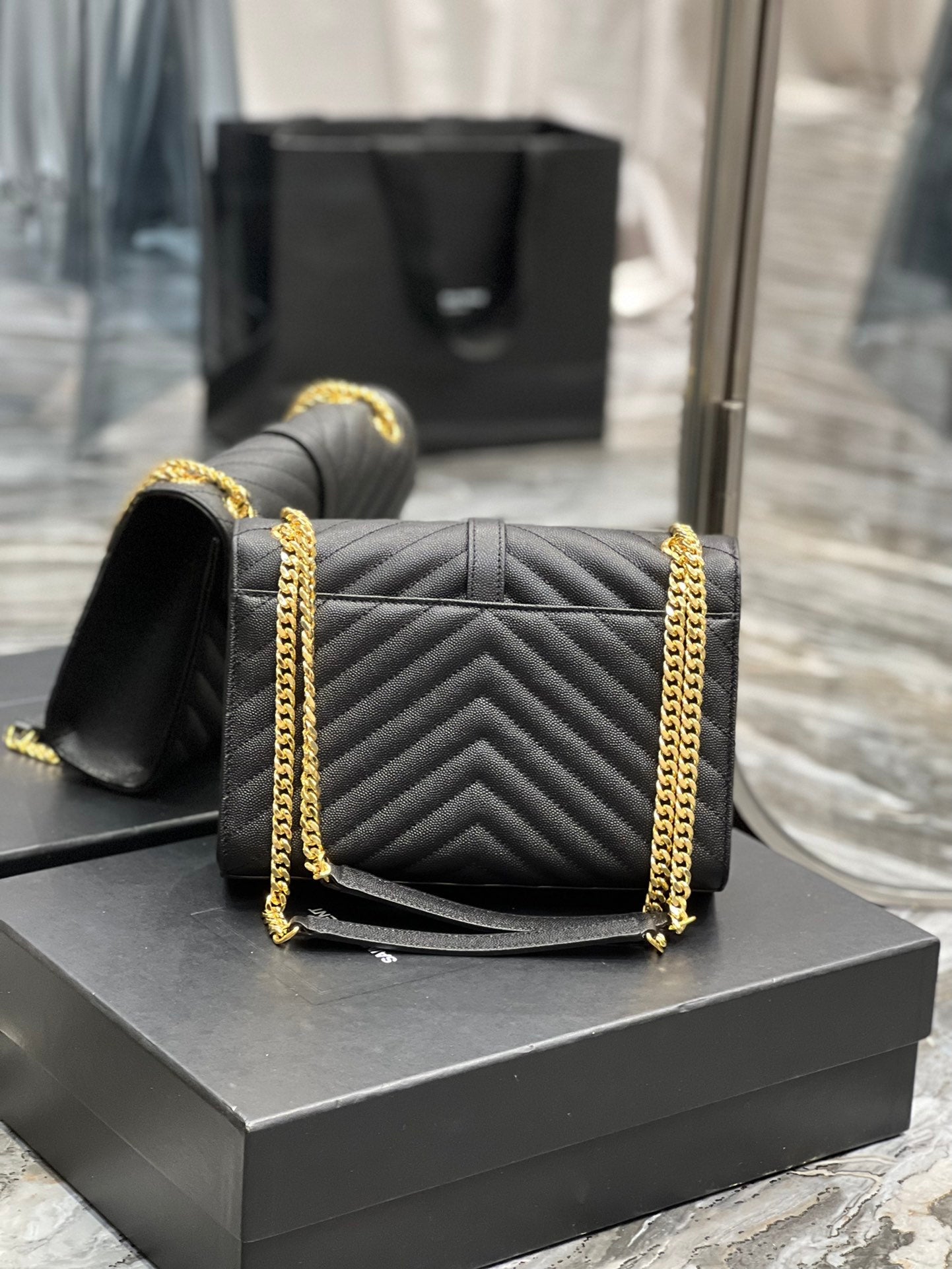 GLAMI College MeGLAMIum Chain Bag Black Gold Toned Hardware For Women 9.4in/24cm YSL 600279BRM071000