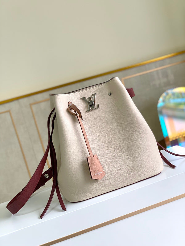 LOV2 Bags - Luxurious Bags  1152