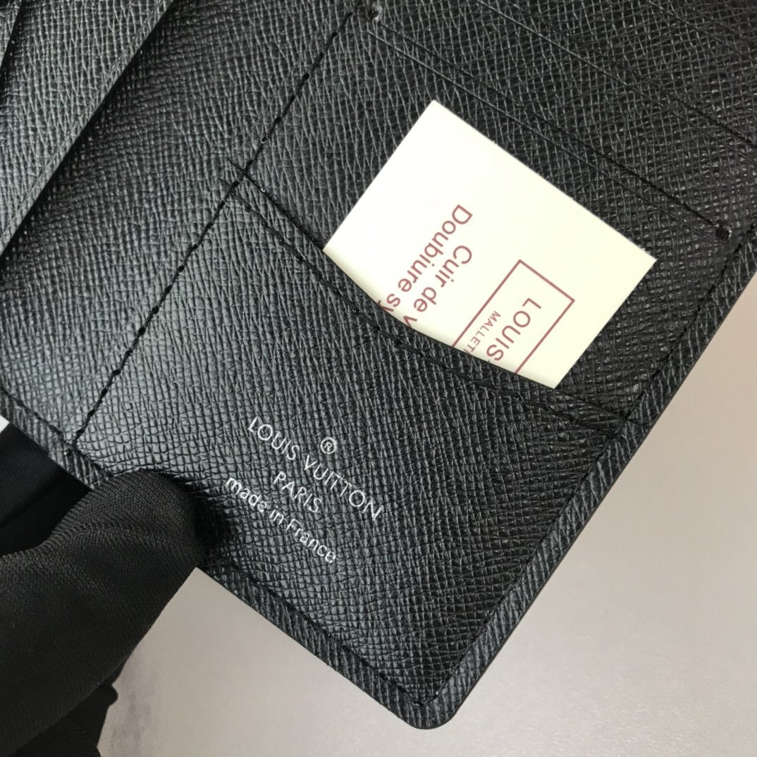 EN - New Arrival Wallet LUV 042