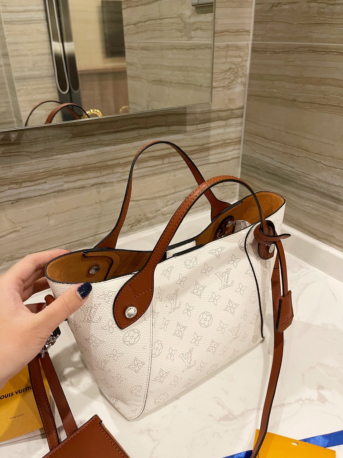 EN - New Arrival Bags LUV 085