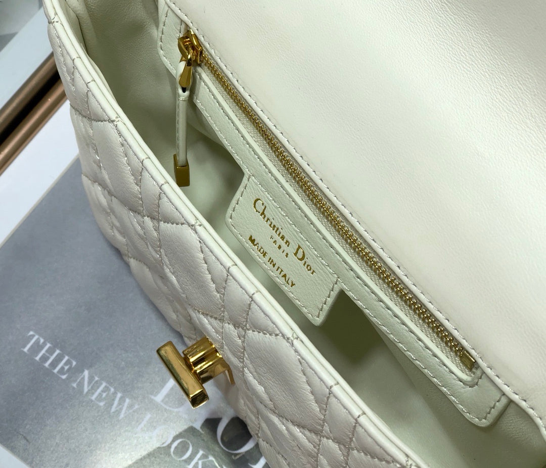 GLAMI Small Caro Bag, White, For Women WomenÃ¢â‚¬â„¢s Handbags, Shoulder Bags, Crossbody Bags, 20cm CD M9241UWHC_M35U