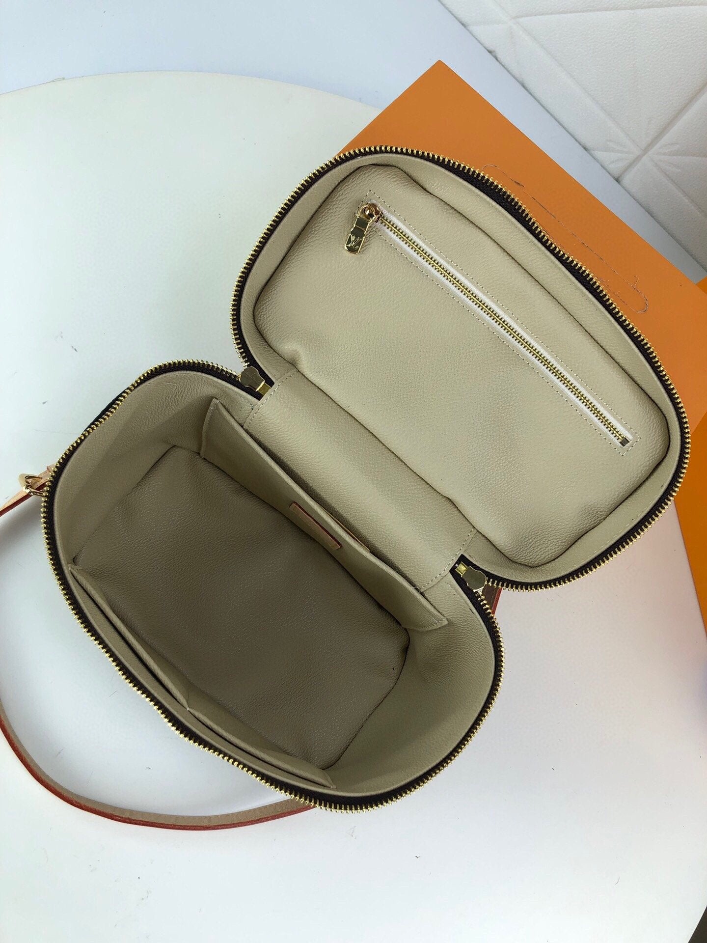 EN - New Arrival Bags LUV 023