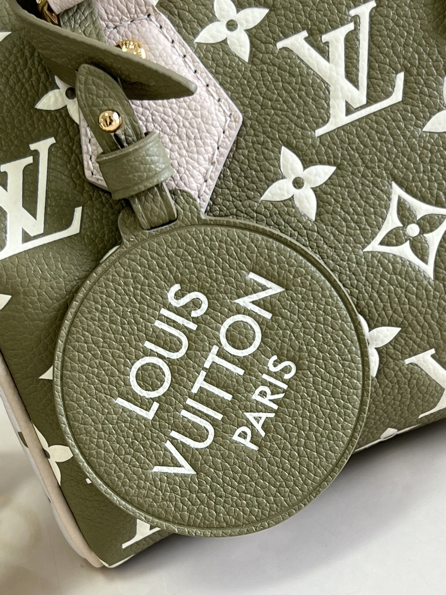 LV Speedy BandouliÃƒÂ¨re 20 Monogram Empreinte Khaki Green/Beige/Cream For Women, WoHandbags 8.1in/21cm LV M46118