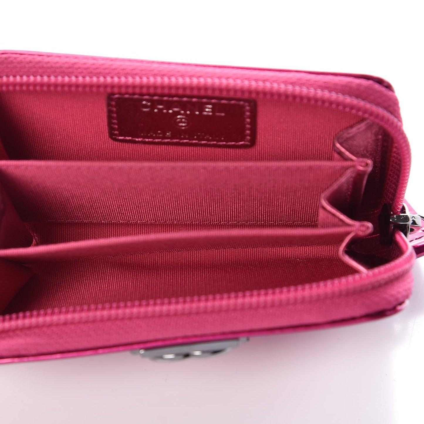 GLM-QUILTED ZIP AROUND BOY COIN PURSE