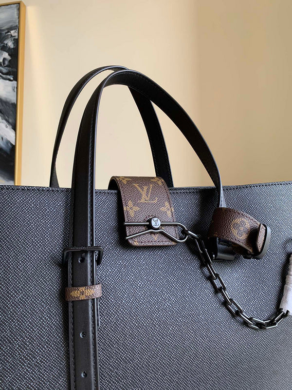 LOV2 Bags - Luxurious Bags  1250