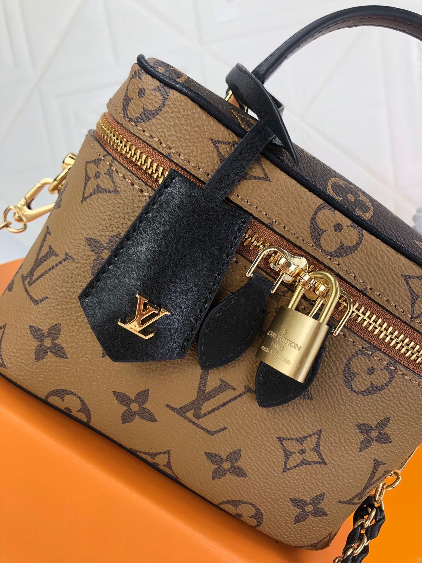 EN - New Arrival Bags LUV 026