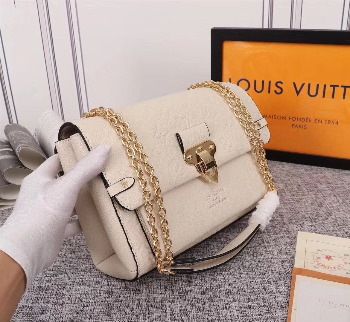 EN - New Arrival Bags LUV 275