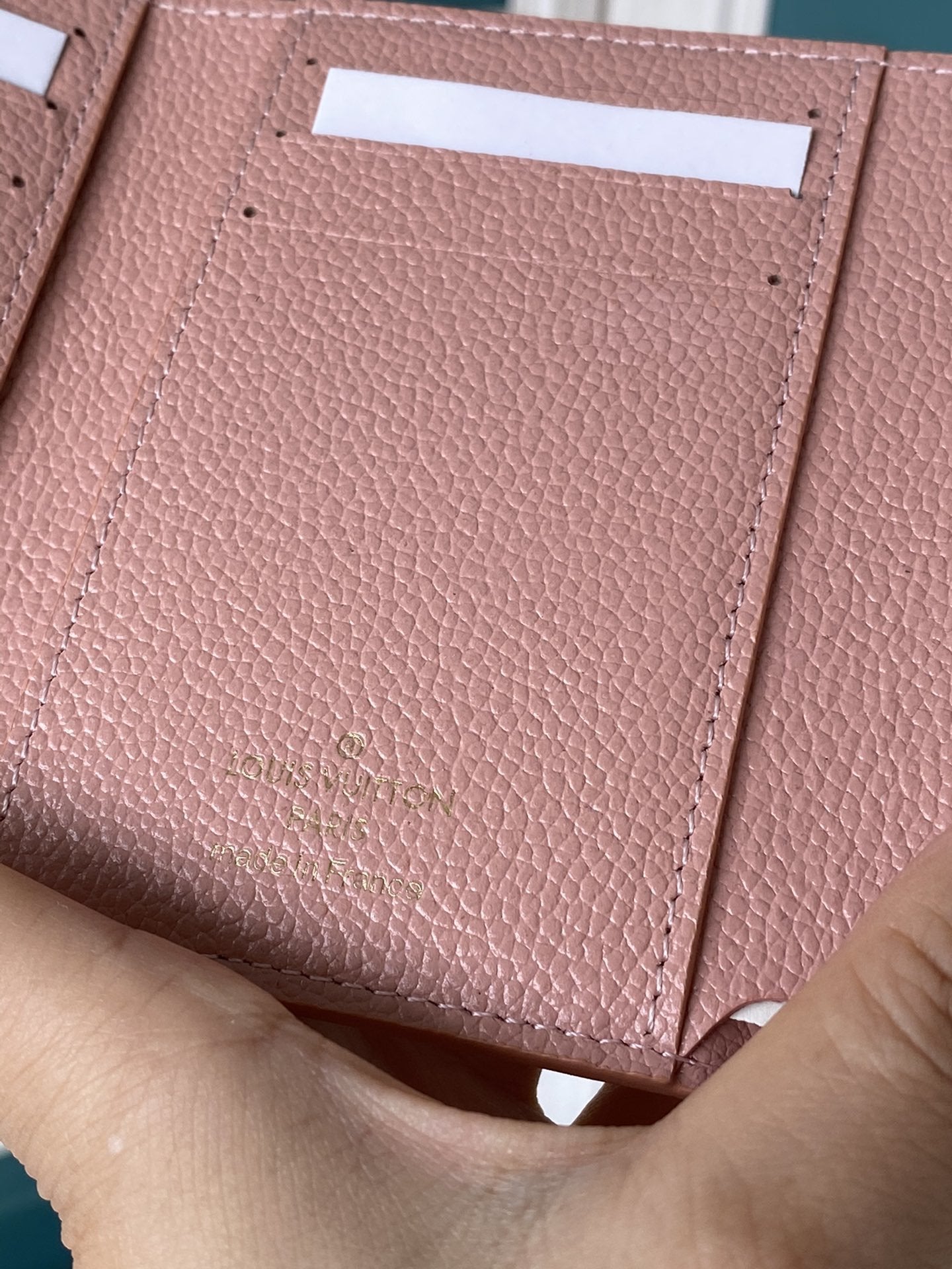 EN - New Arrival Wallet LUV 058
