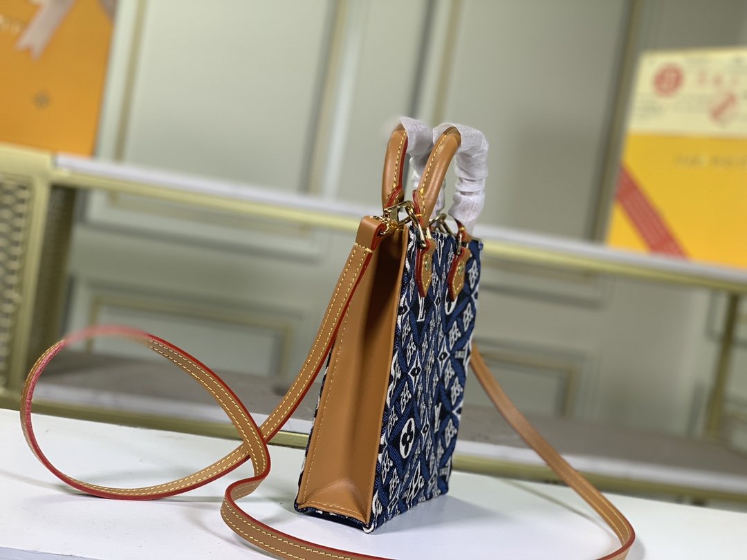 EN - New Arrival Bags LUV 095