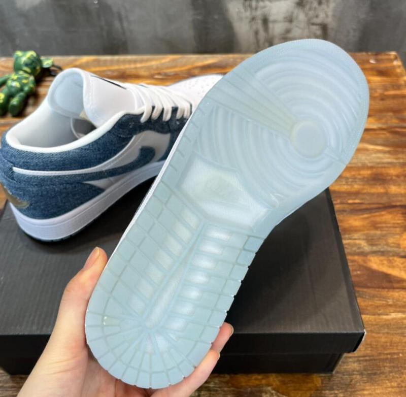SAMC - NKE Shoes - 889