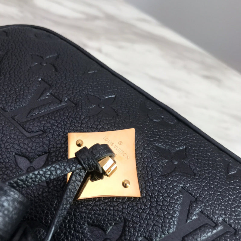 LOV2 Bags - Luxurious Bags  1053
