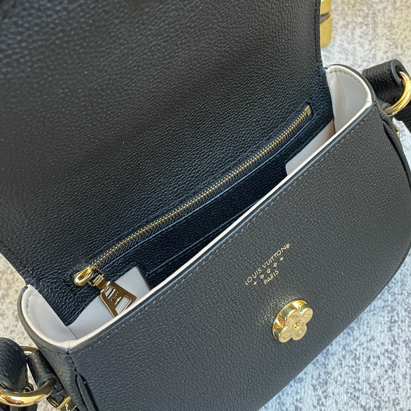 LOV2 Bags - Luxurious Bags  1047