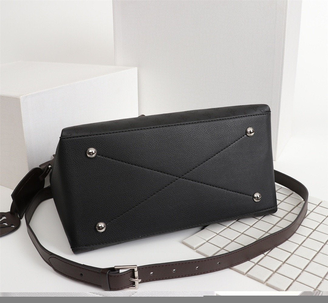 EN - New Arrival Bags LUV 225