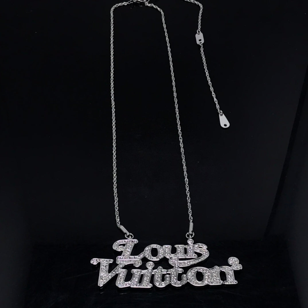 LV Necklaces 057