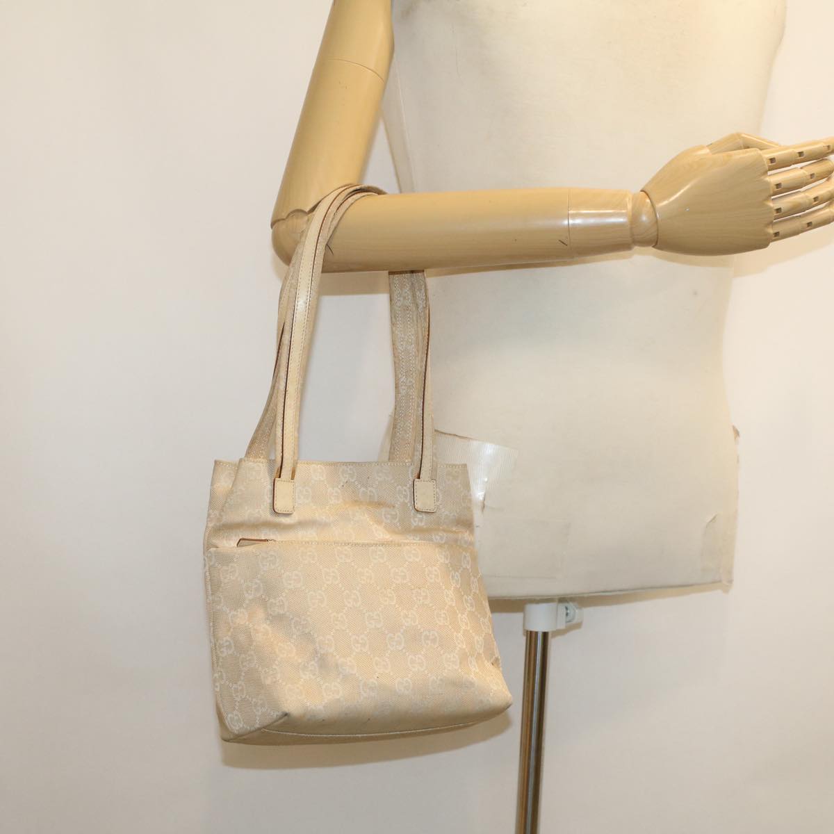 GUCCI GG Canvas Shoulder Bag Beige 002 1075 002053 fm2315