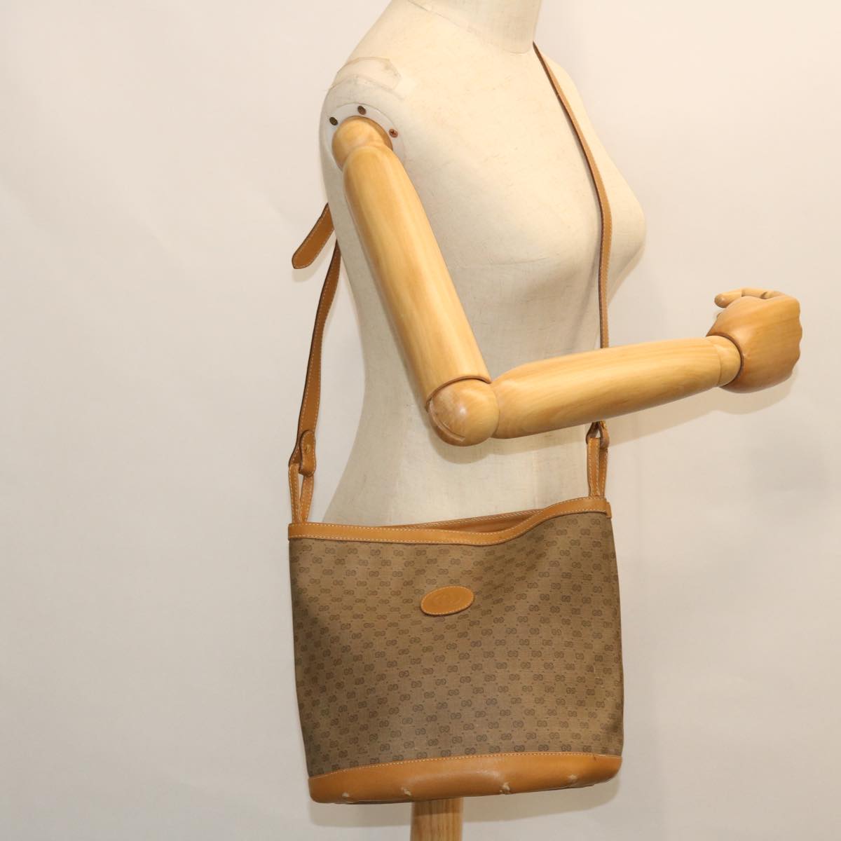 GUCCI Micro GG Canvas Shoulder Bag PVC Leather Beige fm2666