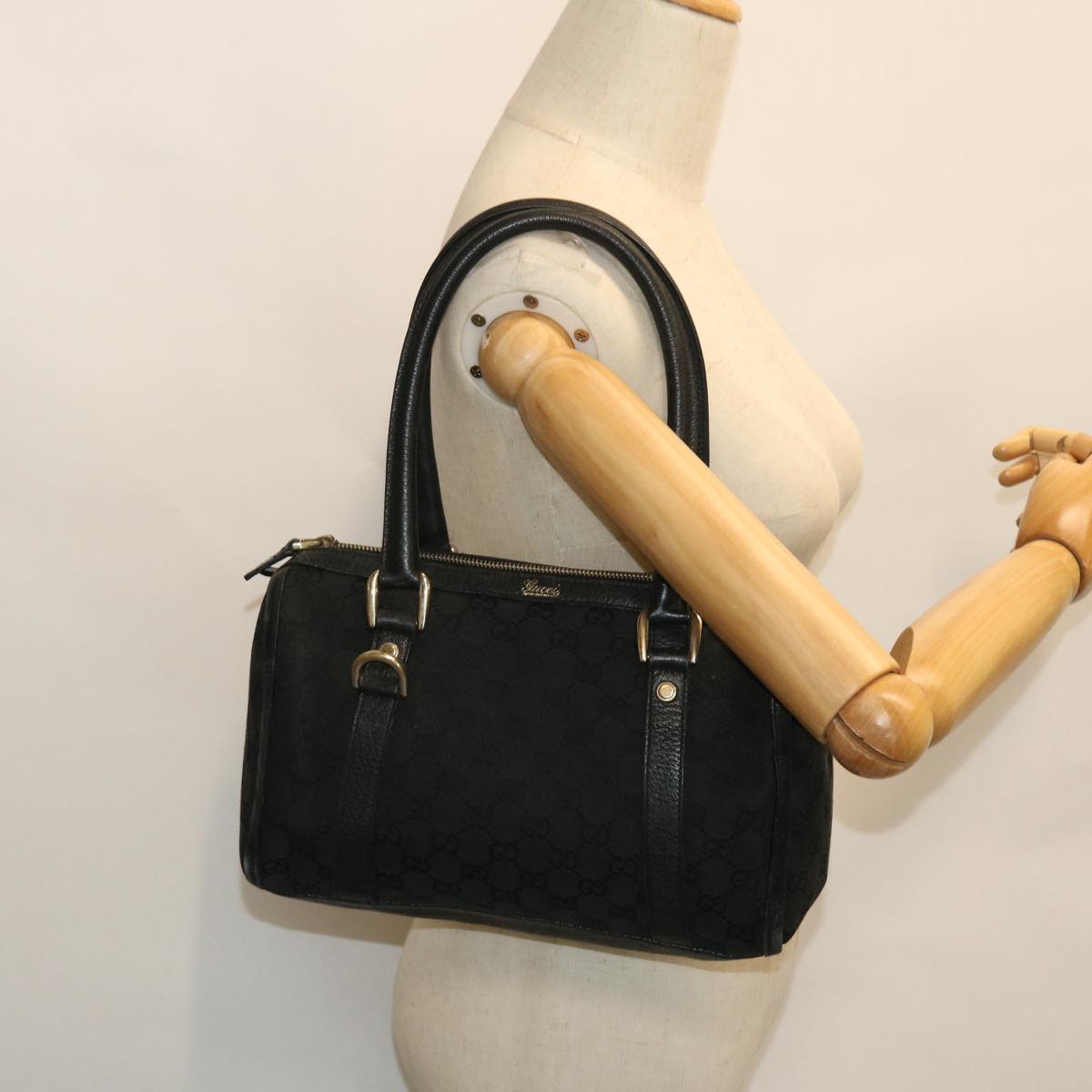 GUCCI GG Canvas Hand Bag Black 130942 fm2710