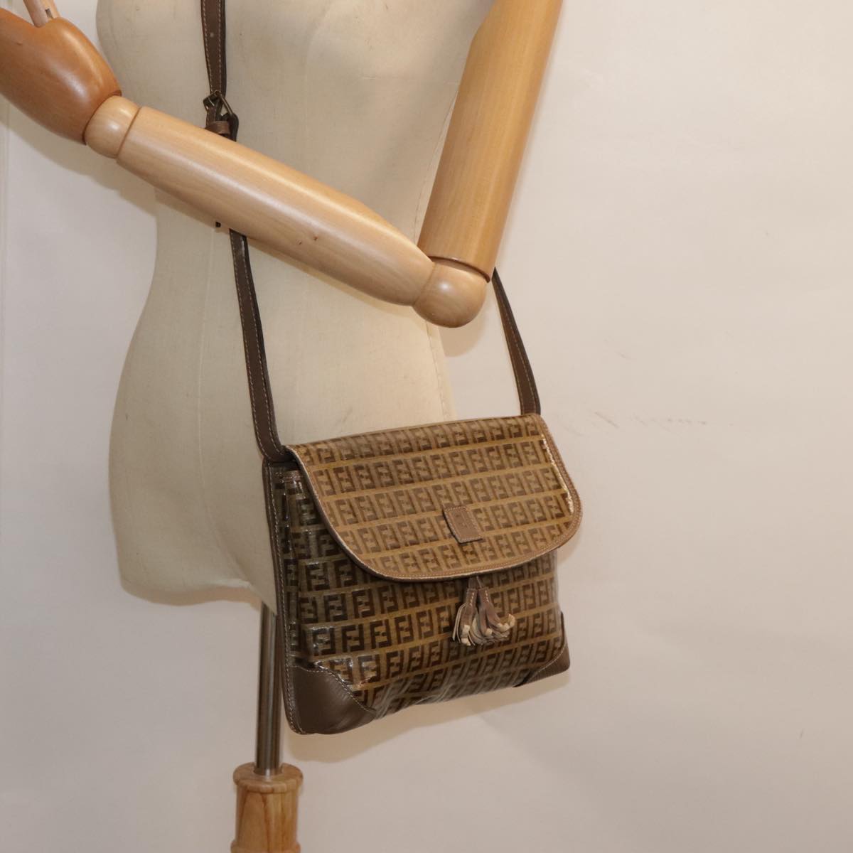 FENDI Zucchino Canvas Shoulder Bag Vintage Beige fm3888