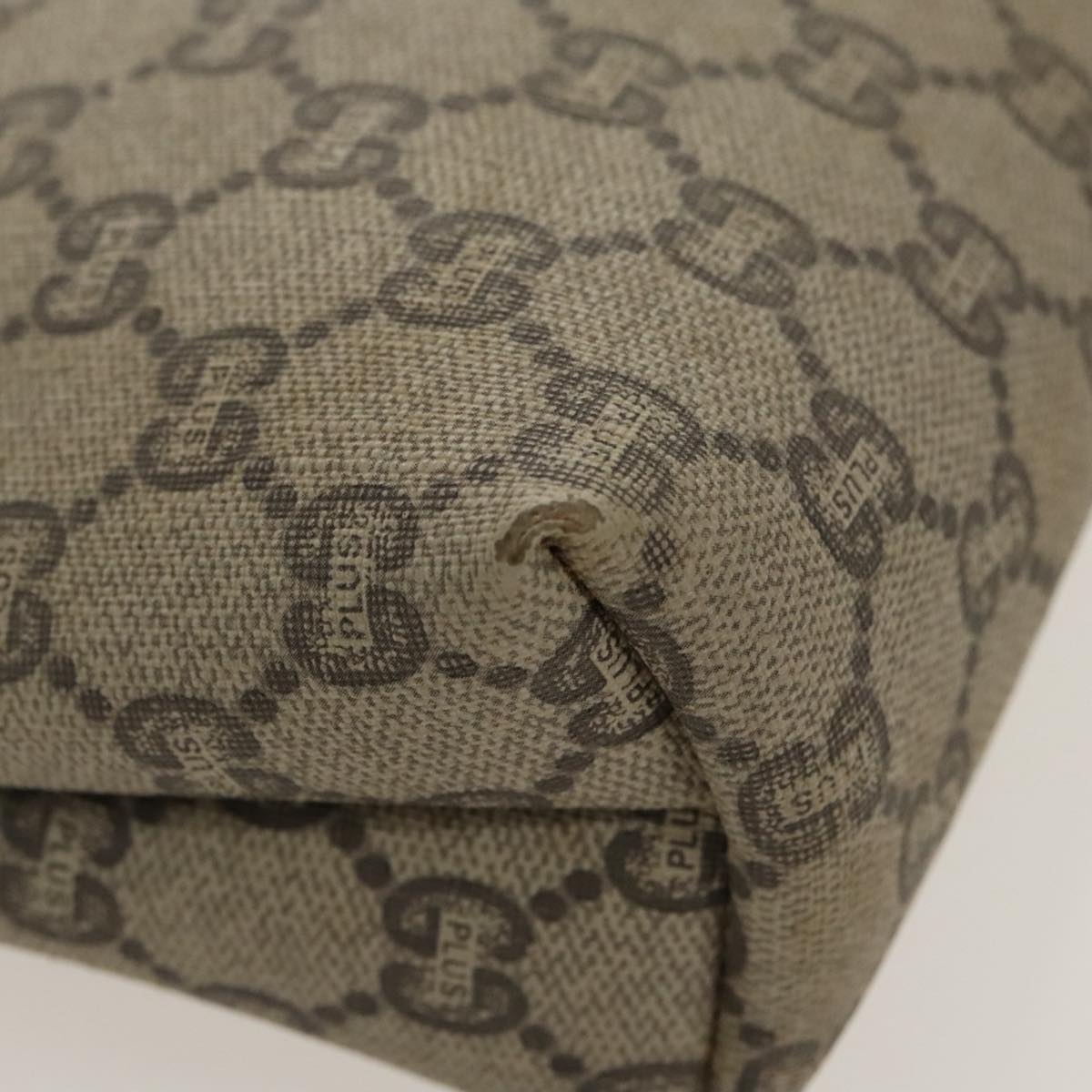 GUCCI GG Plus Supreme Clutch Bag PVC Leather Beige fm4064