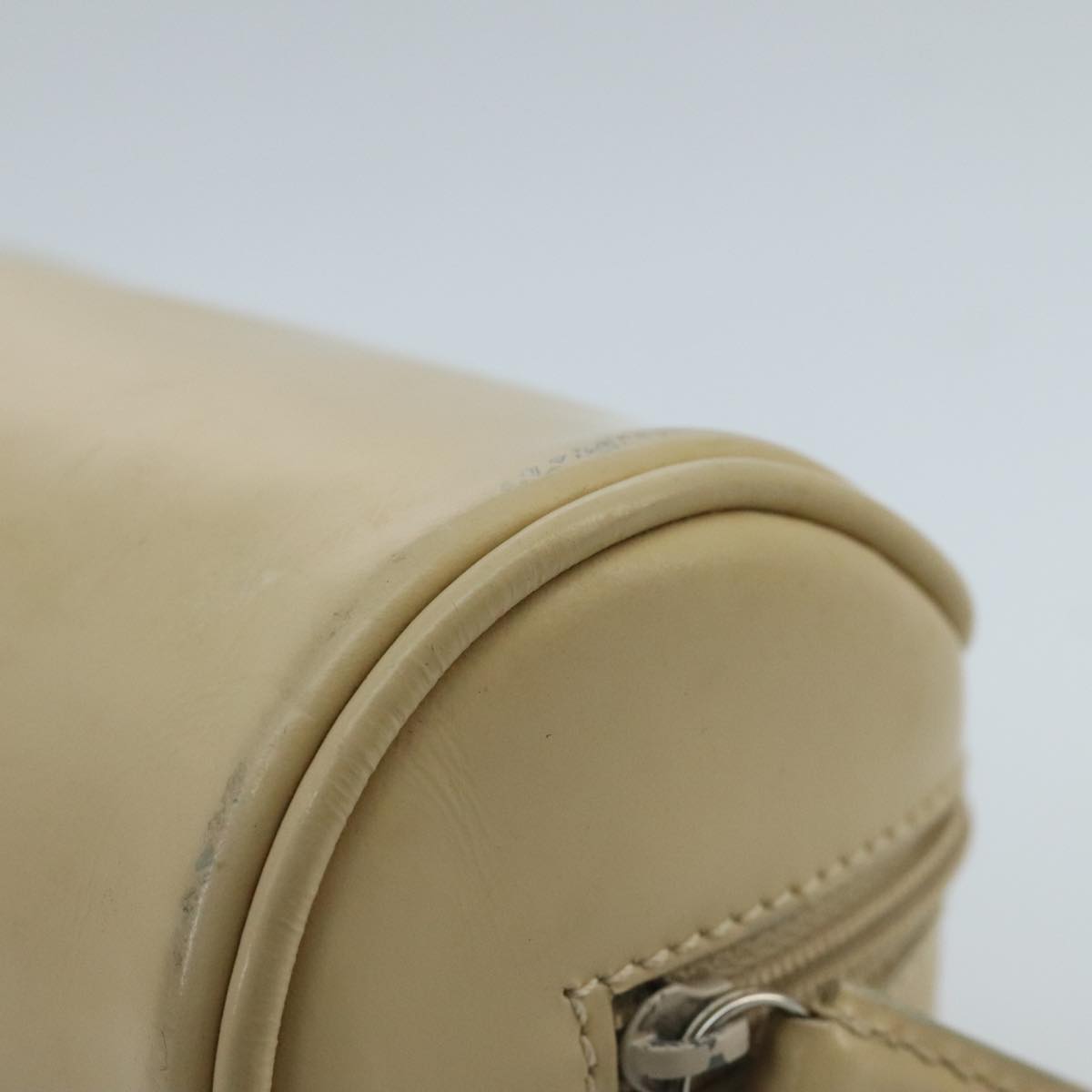 GUCCI Pouch Patent leather Beige fm4142
