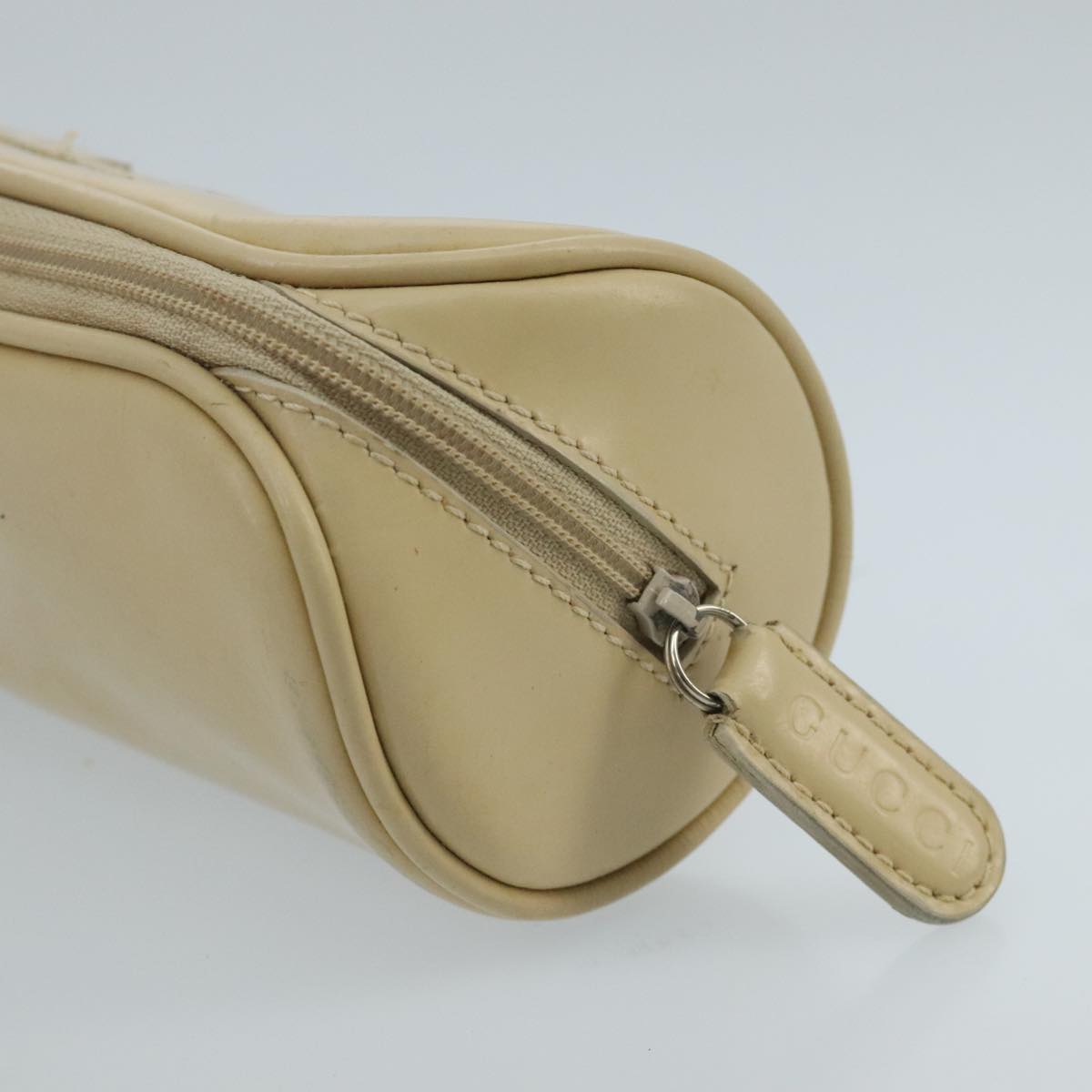 GUCCI Pouch Patent leather Beige fm4142