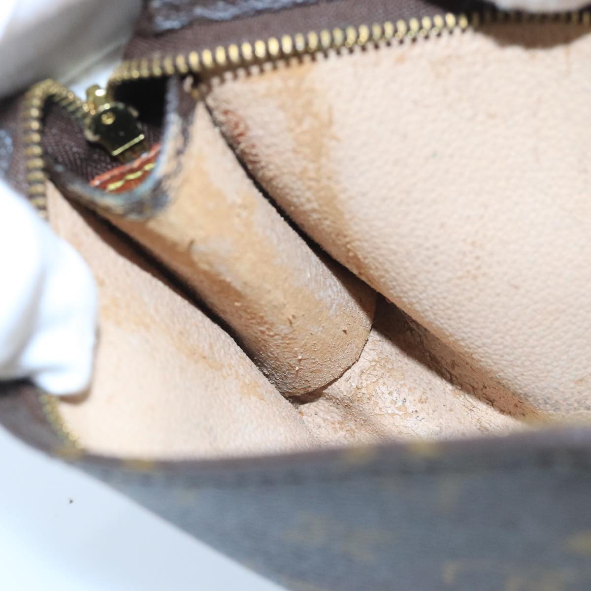 LOUIS VUITTON Monogram Poche Toilette 15 Pouch M47546 LV fm4188