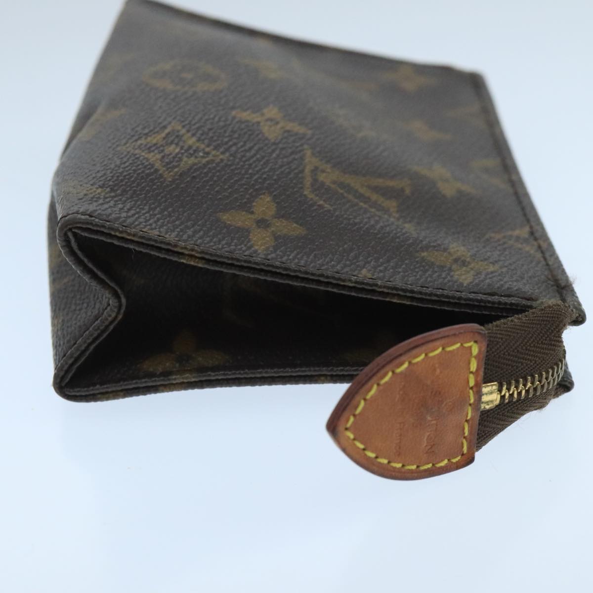 LOUIS VUITTON Monogram Poche Toilette 15 Pouch M47546 LV fm4188