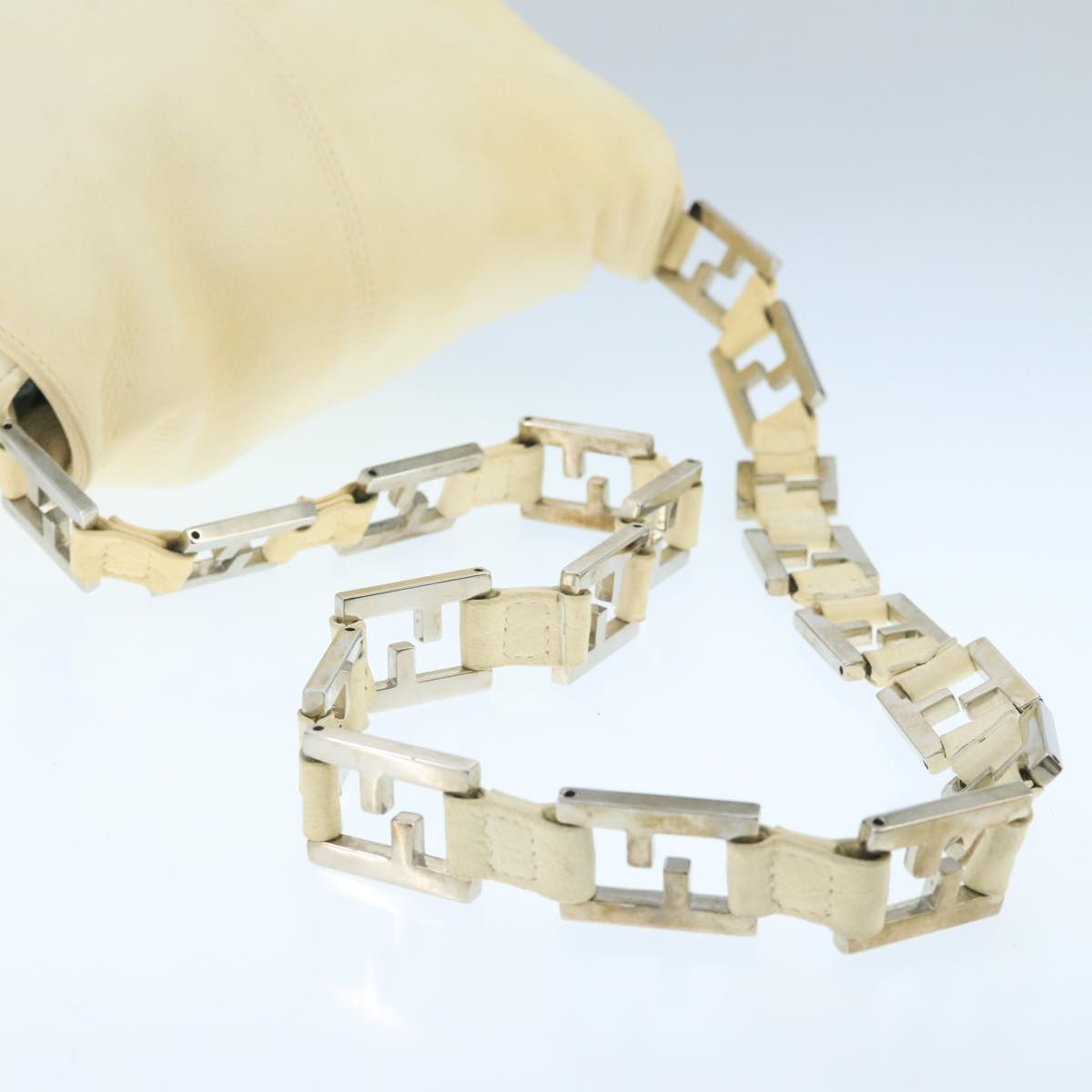 FENDI Chain Shoulder Bag Leather White Silver fm4231