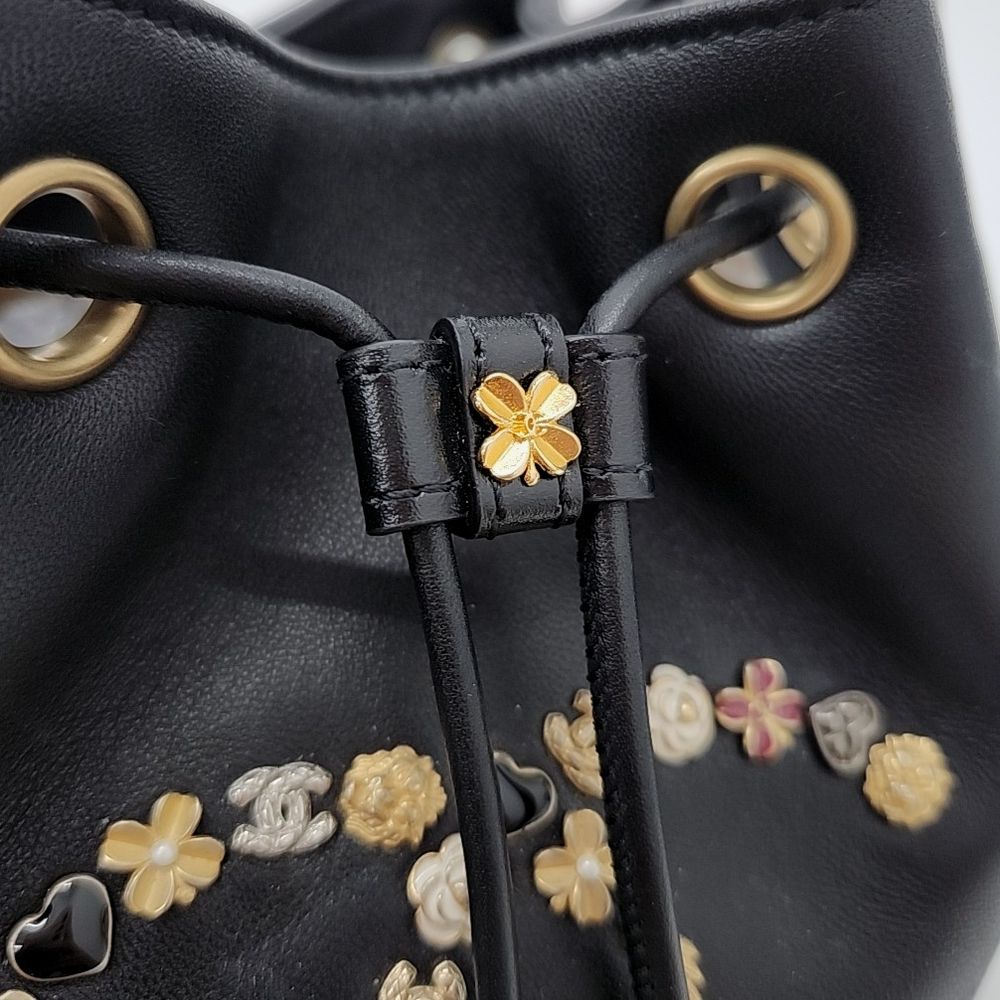 Chanel Bucket Bag (10158752)