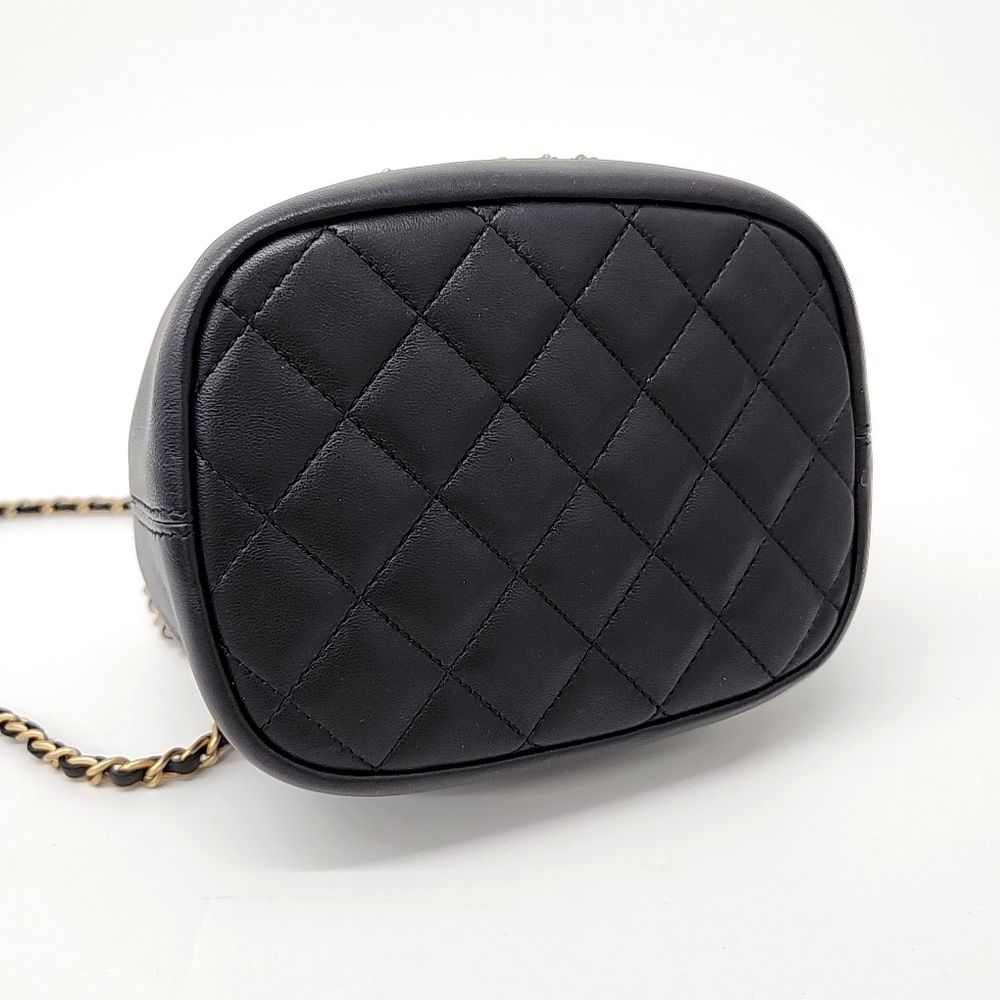 Chanel Bucket Bag (10158752)