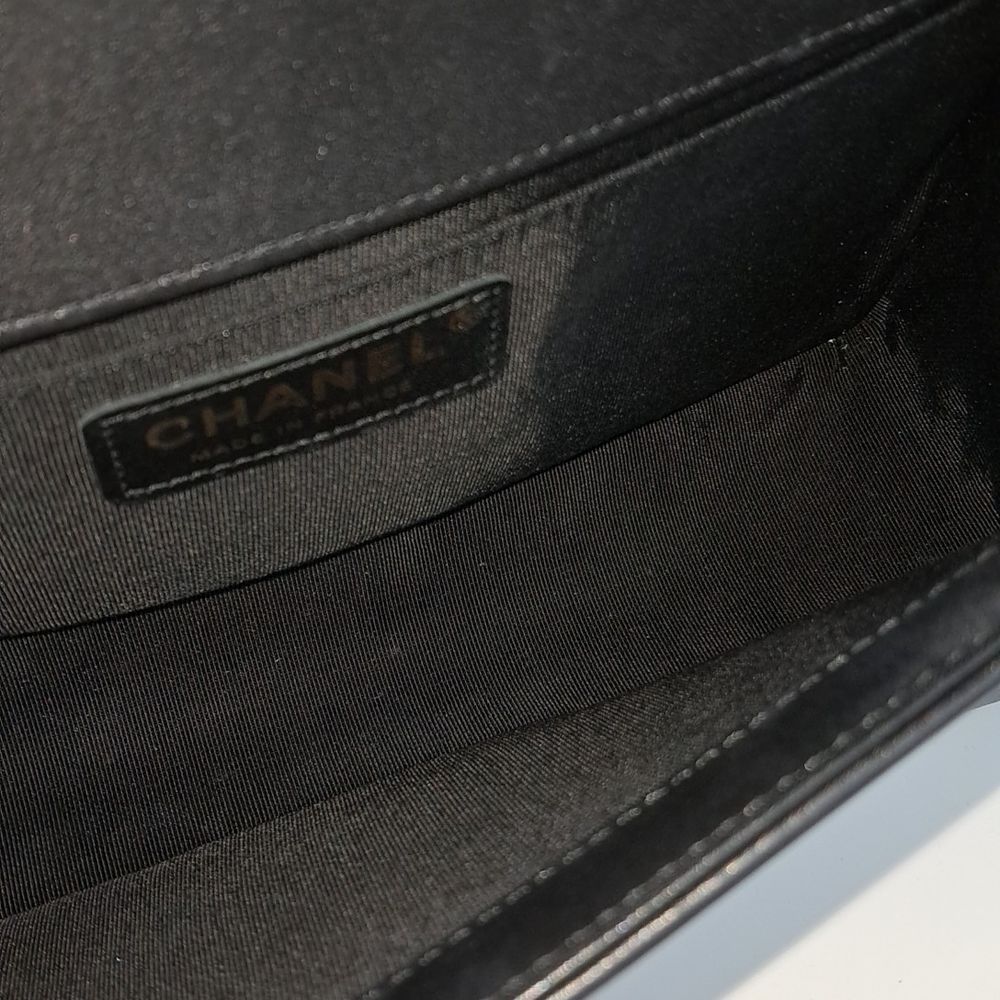 Chanel Boy Bag Medium A67086 (10176475)